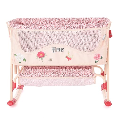 Roma RHS Dolls Nachttisch – Flora-Kollektion, cremefarben mit beerenroten Akzenten, verstellbare Höhe 43–57 cm, Puppen bis 45 cm Roma RHS Dolls Nachttisch – Flora-Kollektion, cremefarben mit beerenroten Akzenten, verstellbare Höhe 43–57 cm, Puppen bis 45 cm von Roma