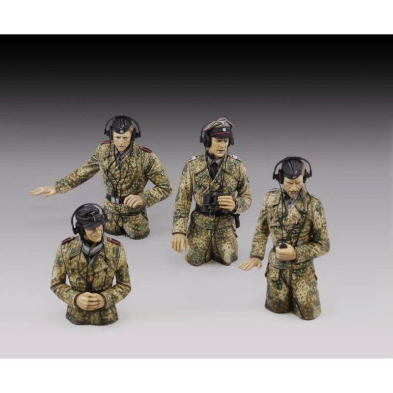 German tank crew in pit dot - WWIII von Royal Model