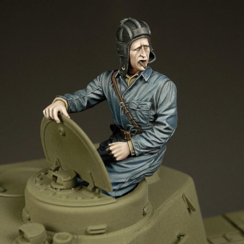 Russian tanker sitting in turret Russian tanker sitting in turret von Royal Model