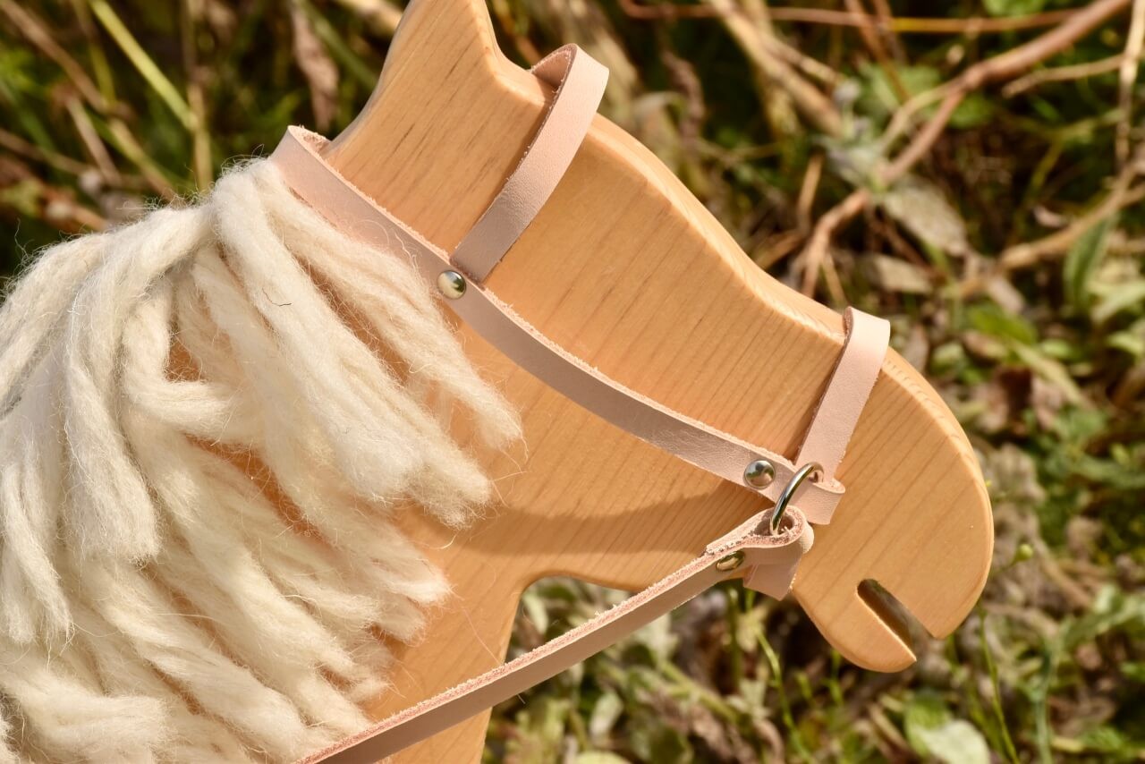 Halfter für kleine Reittiere, natur Halfter für kleine Reittiere, natur von Rülke Holzspielzeug