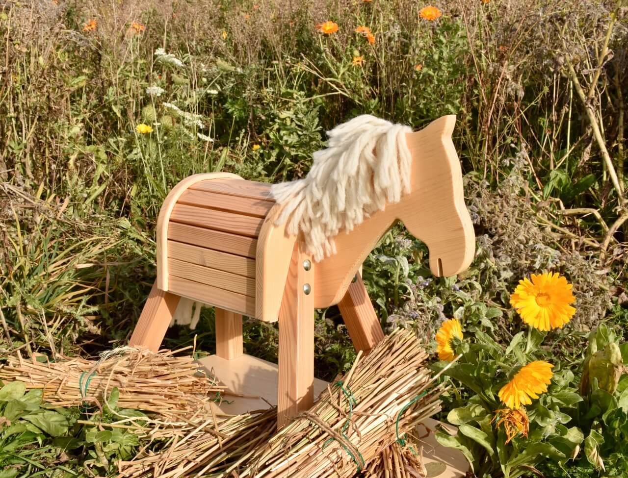 Kleines Reitpferd "Paula" aus Holz Kleines Reitpferd "Paula" aus Holz von Rülke Holzspielzeug