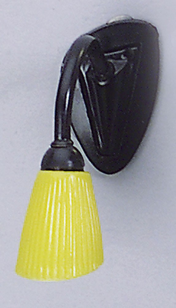 Wandlampe schwarz, gelber Schirm, für Puppenhaus von Rülke Holzspielzeug