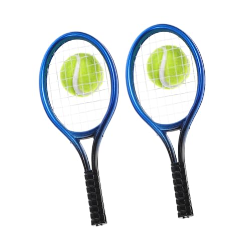 1Satz Tennis Set für Puppenhäuser Tennisschläger und Bälle Perfektes Zubehör für Kreative Rollenspiele Dekoratives Tennisschlägerdekor für Minipuppen Dekoration 1Satz Tennis Set für Puppenhäuser Tennisschläger und Bälle Perfektes Zubehör für Kreative Rollenspiele Dekoratives Tennisschlägerdekor für Minipuppen Dekoration von SKISUNO