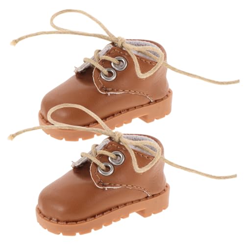 SKISUNO 1 Paar Vintage Miniatur Schuhe für Puppen Dekorative Schuhe aus Kunstleder für Puppenhaus Zubehör Niedliche Detailreiche Schuh Deko für Sammler SKISUNO 1 Paar Vintage Miniatur Schuhe für Puppen Dekorative Schuhe aus Kunstleder für Puppenhaus Zubehör Niedliche Detailreiche Schuh Deko für Sammler von SKISUNO