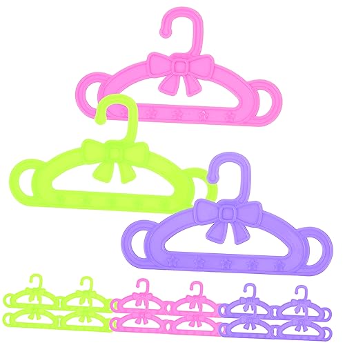 SKISUNO 15Stücke Puppenkleiderbügel für Puppen Robuste rutschfeste Kleiderhalter aus Hochwertigem Kunststoff für Kinderpuppen Zubehör SKISUNO 15Stücke Puppenkleiderbügel für Puppen Robuste rutschfeste Kleiderhalter aus Hochwertigem Kunststoff für Kinderpuppen Zubehör von SKISUNO