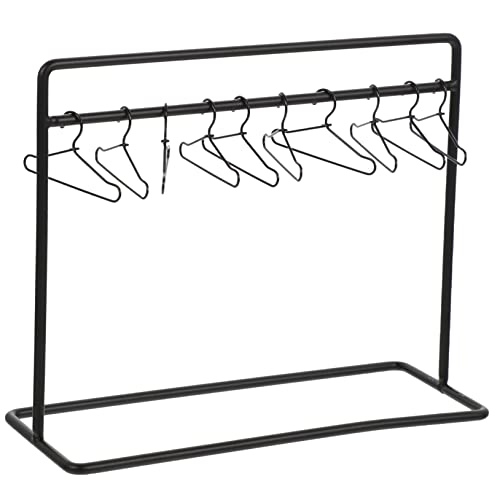 SKISUNO Miniatur Kleiderständer für Puppen mit Schwarzen Kleiderbügeln und Dekorativem Rack Zubehör für Puppenhaus und Mode Outfits von SKISUNO