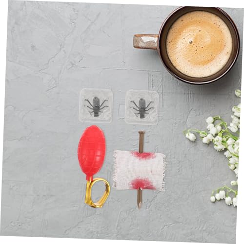 SOIMISS 4 Stück Teiliges Halloween Scherzspielzeug Set mit Realistischem Nagel Durch Finger Trick Wasser Spritzring Täuschenden Eiswürfeln und Realistischen Insekten für Partyspaß und von SOIMISS