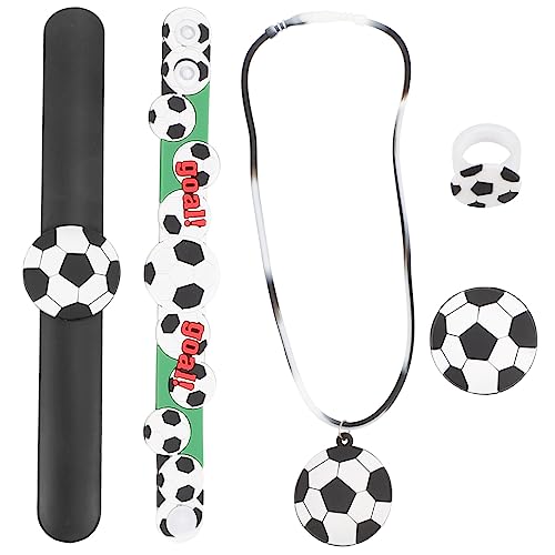 SOPOTUTU 1 Satz Fußball -PVC -Armband Set für Party bevorzugt das Fußballthema Jungs sportlich -Fußball-Halskette Fußball-Charm-Armband Fußball -Anhänger Halskette von SOPOTUTU