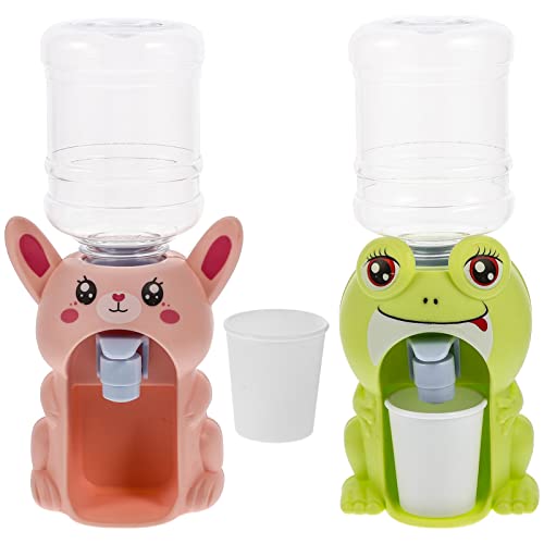SOPOTUTU 2 Stück Mini Wasserspender für Teiliges Cartoon Design für Rollenspiele und Lernspiel Sicheres Kunststoffmaterial für Jungen und Geburtstagsspielzeug SOPOTUTU 2 Stück Mini Wasserspender für Teiliges Cartoon Design für Rollenspiele und Lernspiel Sicheres Kunststoffmaterial für Jungen und Geburtstagsspielzeug von SOPOTUTU