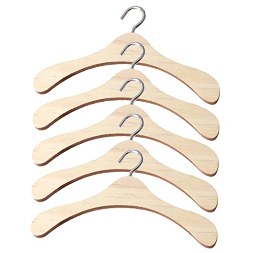 SOPOTUTU 5Stücke Holz Kleiderbügel Für Puppen Puppenzubehör Holzfarbe Für Puppenhaus Und Kleidung Stabil Und Langlebig Mit Praktischen Metallhaken Lang von SOPOTUTU