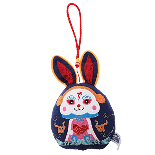 SOPOTUTU Lustiger Hase Plüschfigur mit Glückssymbol für Chinesische Neujahr Stofftier Deko für Zuhause Auto oder Sofa Robuste und Sichere Verarbeitung SOPOTUTU Lustiger Hase Plüschfigur mit Glückssymbol für Chinesische Neujahr Stofftier Deko für Zuhause Auto oder Sofa Robuste und Sichere Verarbeitung von SOPOTUTU