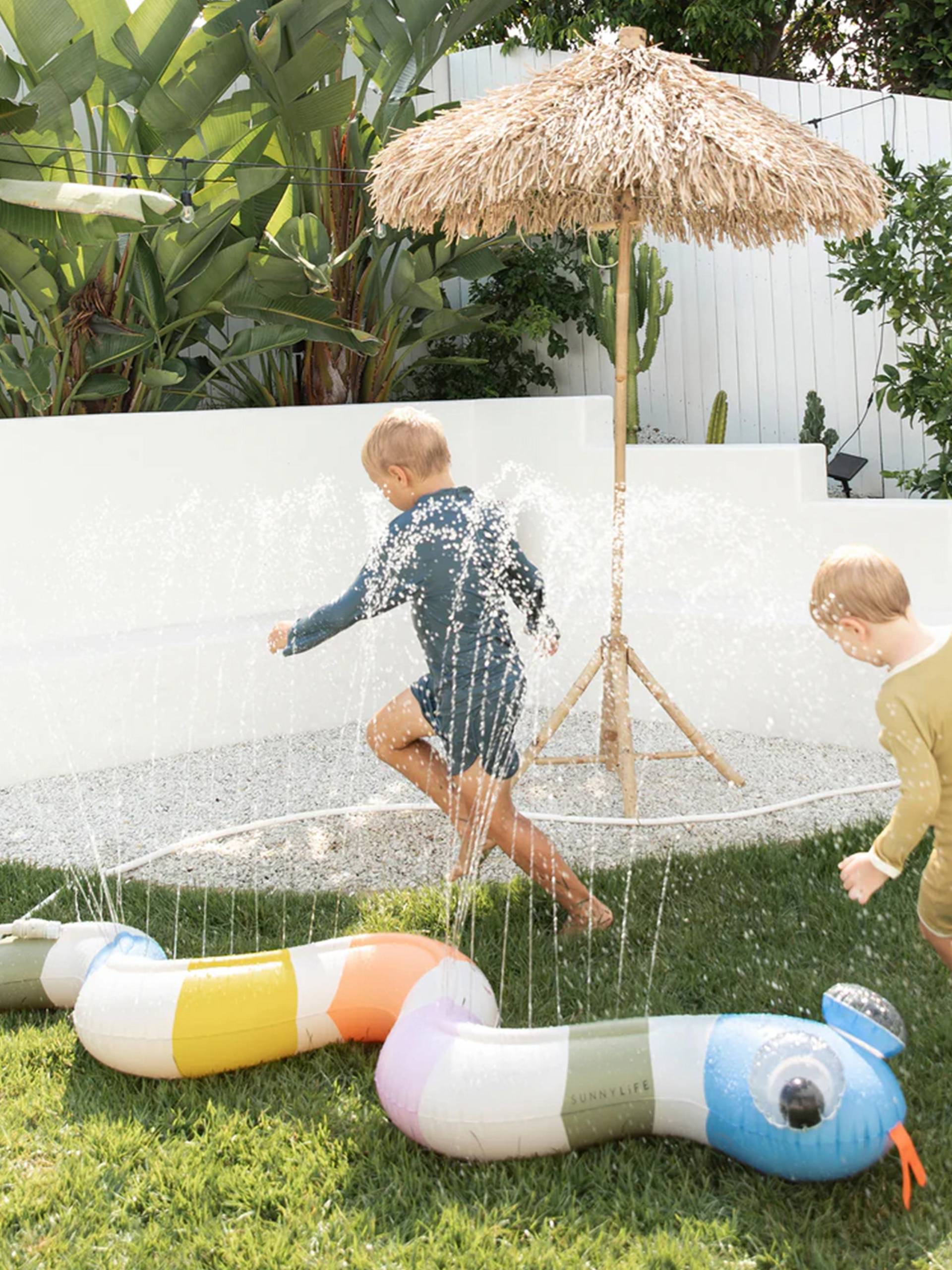 SUNNYLiFE Aufblasbarer Sprinkler, Into the Wild Multi von SUNNYLiFE