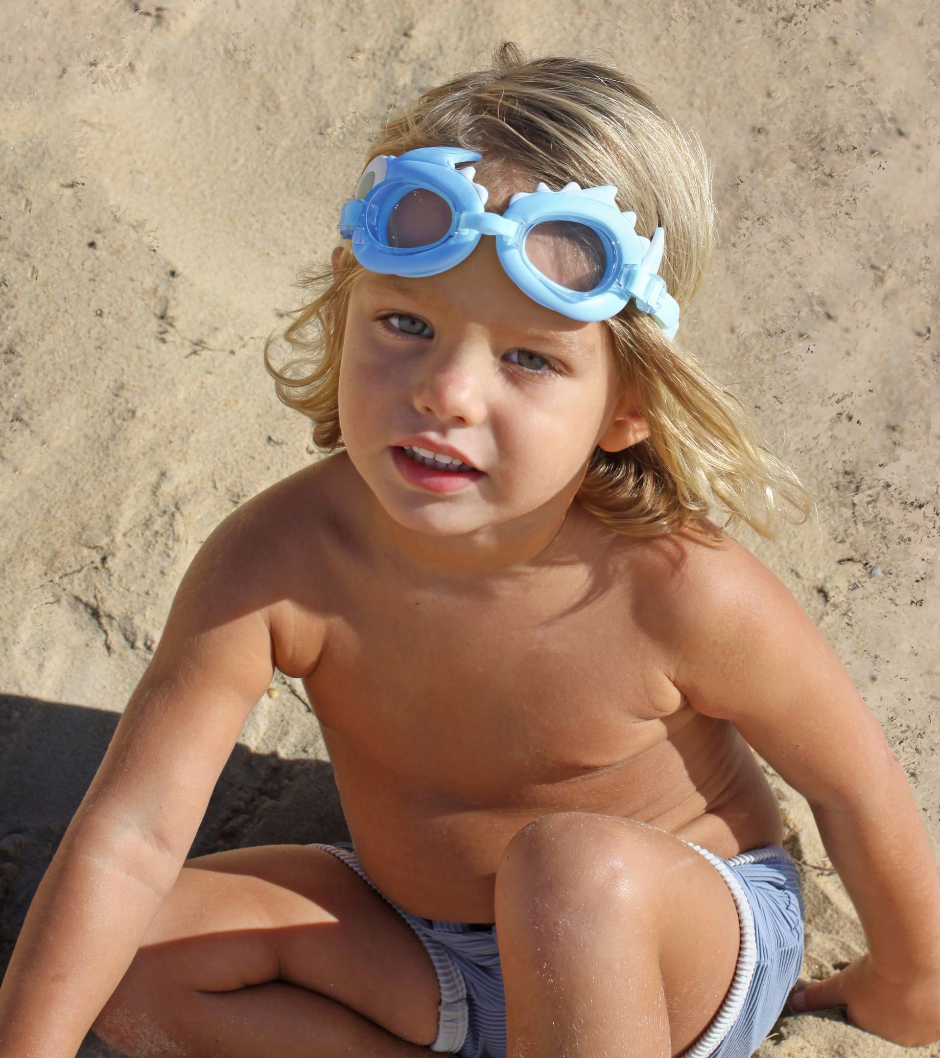 SUNNYLiFE Mini Schwimmbrille, Shark Tribe Khaki SUNNYLiFE Mini Schwimmbrille, Shark Tribe Khaki von SUNNYLiFE