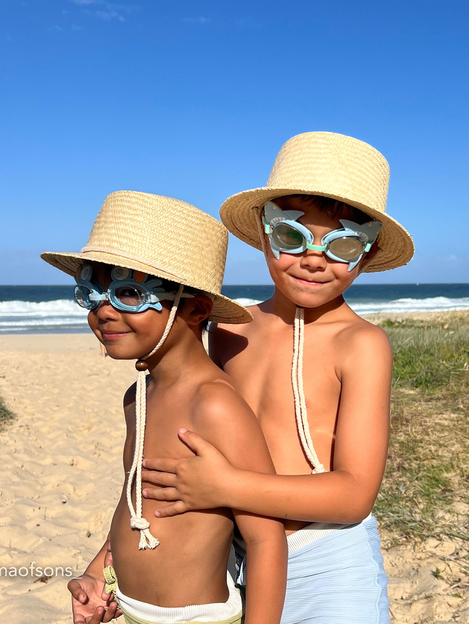 SUNNYLiFE Schwimmbrille, Salty the Shark Aqua von SUNNYLiFE