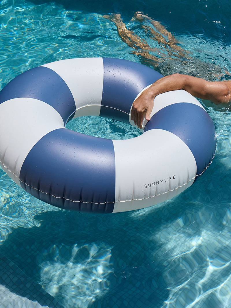 SUNNYLiFE Schwimmring, Navy Stripe von SUNNYLiFE