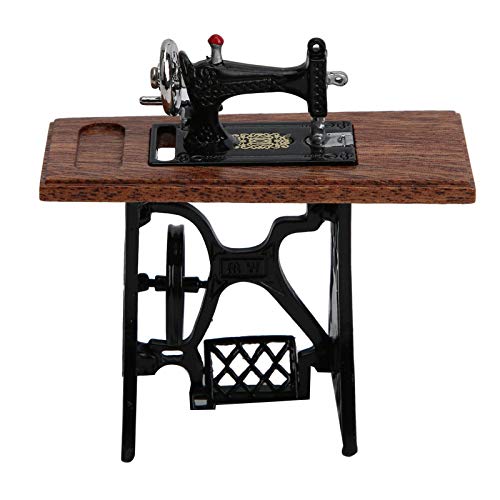 Miniatur-Vintage-Nähmaschine Im Maßstab 1/12 Tisch, 1:12 Puppenhaus Möbel Zubehör Dekoration, Hoch Simulierende Nähmaschine mit Stoff und Schere Zum Spielen Miniatur-Vintage-Nähmaschine Im Maßstab 1/12 Tisch, 1:12 Puppenhaus Möbel Zubehör Dekoration, Hoch Simulierende Nähmaschine mit Stoff und Schere Zum Spielen von SUPYINI