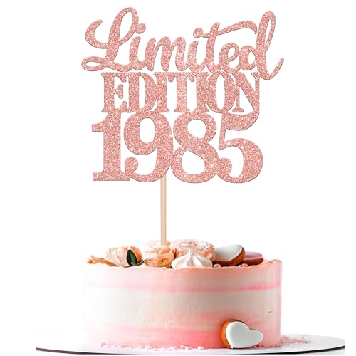 1 Stück Limited Edition 1985 Cake Topper Glitzer 40th Geburtstag Tortendeko Prost auf 40 Jahre 40 & Fabelhaft Kuchen Deko für Männer und Frauen Geburtstag Party Kuchen Dekoration Rosegold 1 Stück Limited Edition 1985 Cake Topper Glitzer 40th Geburtstag Tortendeko Prost auf 40 Jahre 40 & Fabelhaft Kuchen Deko für Männer und Frauen Geburtstag Party Kuchen Dekoration Rosegold von SYKYCTCY