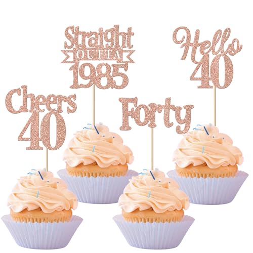 24 Stück Straight Outta 1985 Geburtstag Tortendeko Glitzer Hello 40 Forty Cupcake Toppers für Prost auf 40 Jahre Geburtstag Hochzeit Jahrestag Party Kuchen Dekoration Rosegold 24 Stück Straight Outta 1985 Geburtstag Tortendeko Glitzer Hello 40 Forty Cupcake Toppers für Prost auf 40 Jahre Geburtstag Hochzeit Jahrestag Party Kuchen Dekoration Rosegold von SYKYCTCY