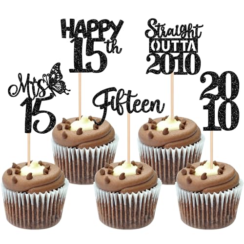 30 Stück Straight Outta 2010 Tortendeko Glitzer 15th Geburtstag Kuchen Deko Happy 15th Fifteen Cupcake Toppers für Prost auf 15 Jahre Geburtstag Hochzeit Jahrestag Party Kuchen Dekoration Schwarz von SYKYCTCY