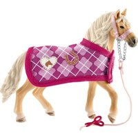 Schleich 42431 - Horse Club, Sofias Mode-Kreation (Andalusier Hengst, Halfter, Pferdedecke, Schere), Spielset von Schleich GmbH
