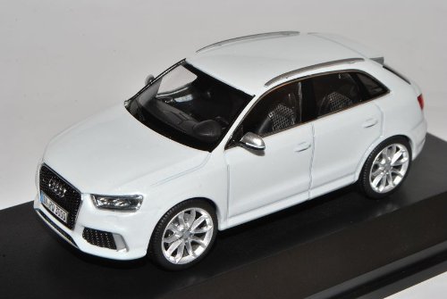 Schuco A-U-D-I Q3 RS Glacier Weiss Ab 2013 1/43 Modell Auto mit individiuellem Wunschkennzeichen von Schuco