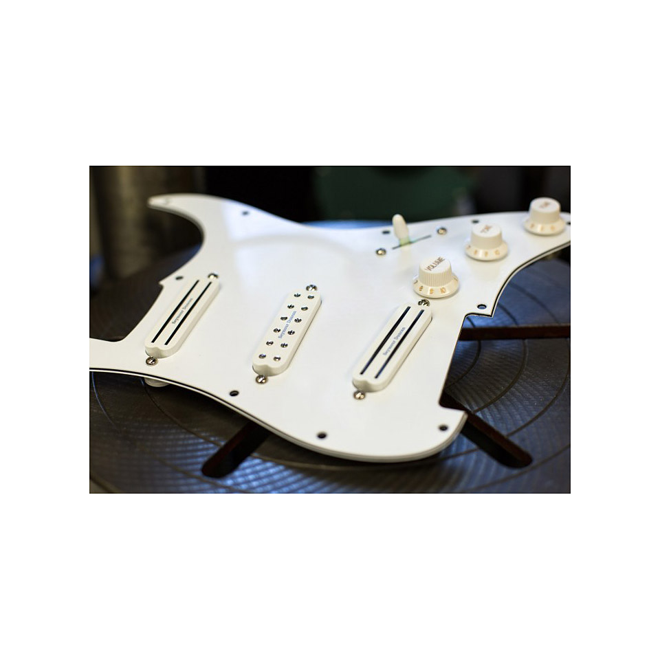 Seymour Duncan Dave Murray Loaded Pickguard White Pickup E-Gitarre Seymour Duncan Dave Murray Loaded Pickguard White Pickup E-Gitarre von Seymour Duncan
