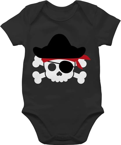 Shirtracer Baby Body Junge Mädchen - Karneval & Fasching - Piratenkopf Kostüm - Piraten Pirat Totenkopf Piratenkostüm Geburtstagsfeier Piratengeburtstag - 6/12 Monate - Schwarz - faschingsstrampler von Shirtracer