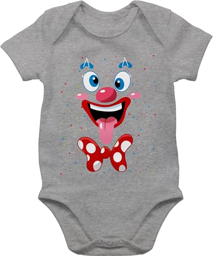 Baby Body Junge Mädchen - & - Clown Gesicht Kostüm Karneval Clownkostüm Lustig Fasching - 12/18 Monate - Grau meliert - karnaval verkleiden verkleidet fasent fasching. karnewal karneval-klamotten von Shirtracer