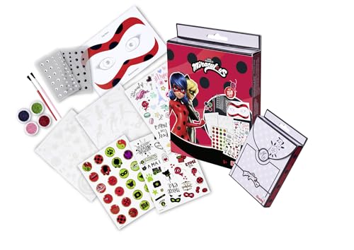 Miraculous Glittery Tattoo, über 150 Stück, Pinsel, 4 x Glitzerpuder, Glitzersteine, 11 Teile, ab 5 Jahren Miraculous Glittery Tattoo, über 150 Stück, Pinsel, 4 x Glitzerpuder, Glitzersteine, 11 Teile, ab 5 Jahren von Simba