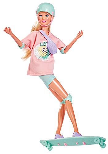 Simba 105733580 - Steffi Love Longboard Girl, Ankleidepuppe im coolen Outfit mit Skateboard, Schoner und Helm, mit Umhängetasche, 29cm Puppe, ab 3 Jahren von Simba