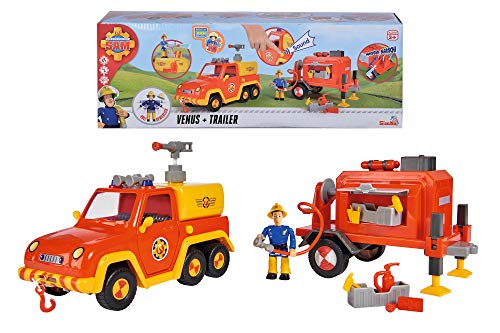Simba 109251086 - Feuerwehrmann Sam Venus mit Anhänger und Arnold Figur, Originalsound, Wasserspritzfunktion, Feuerwehrauto, ab 3 Jahren Simba 109251086 - Feuerwehrmann Sam Venus mit Anhänger und Arnold Figur, Originalsound, Wasserspritzfunktion, Feuerwehrauto, ab 3 Jahren von Simba