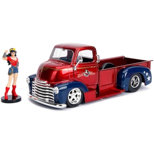 Jada Toys 253255010 Wonder Woman DC Bombshells, 1952 Chevy COE Pickup, Auto, Spielzeugauto aus Die-cast, Türen, Kofferraum & Motorhaube zum Öffnen, inkl Figur, Maßstab 1:24, Rot/Blau von Jada Toys