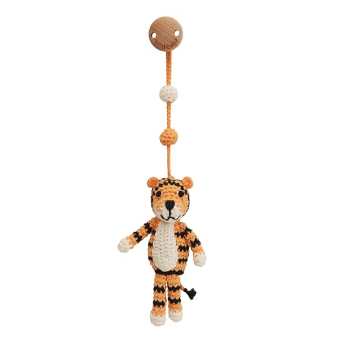 Sindibaba – Multifunktionales Hängespielzeug Tiger Toni (23 cm, gehäkelt, mit Rassel) – Nachhaltiges Babyspielzeug mit weichem Stofftier zum Aufhängen an Kinderwagen, Spielbogen & Bettchen von Sindibaba