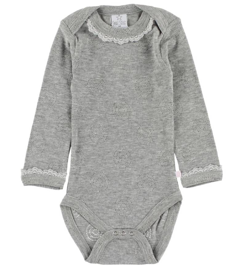 Smallstuff Body - l/ä - Grau Meliert m. Lochmuster/Spitzenrand - Smallstuff - 80 - Body L/Ä Smallstuff Body - l/ä - Grau Meliert m. Lochmuster/Spitzenrand - Smallstuff - 80 - Body L/Ä von Smallstuff