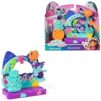 Gabby’s Dollhouse: Der Film - Balkon-Spielset Merkätzchens Aquarium, 7-teiliges Set mit Katzenfigur und Puppenhaus Zubehörteilen von Amigo Spiel und Freizeit