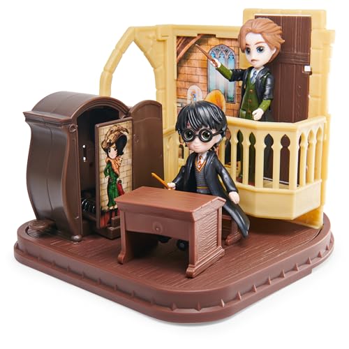 Wizarding World 6066026 Harry Potter, Magical Minis, Verteidigung gegen die dunklen Künste-Spielset mit 2 Figuren, 5 Zubehörteilen, Spielzeug für Kinder, 1 von Wizarding World