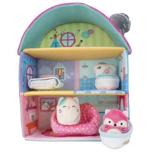 Squishville SQM0076 - Fifis Hütte, superweiches Haus mit Zwei 5cm Mini-Squishmallows Plüschfiguren und Zubehör Squishville SQM0076 - Fifis Hütte, superweiches Haus mit Zwei 5cm Mini-Squishmallows Plüschfiguren und Zubehör von Squishville