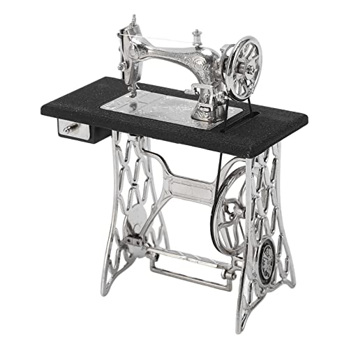 Dollhouse Nähmaschine Retro Aussehen Einzigartige Verarbeitung, Legierungsmodellverzierung für die Heimdekoration, Vintage -Stil für Einfache Möbel Dollhouse Nähmaschine Retro Aussehen Einzigartige Verarbeitung, Legierungsmodellverzierung für die Heimdekoration, Vintage -Stil für Einfache Möbel von Srliya