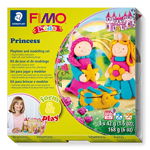 Staedtler 8034 06 LY Fimo kids form&play Set Princess (superweiche, ofenhärtende Knete, kinderleichte Anleitung, wiederverschließbare Box, Set mit 4 Fimo Blöcken, 1 Modellierstab und 1 Spielkulisse) von Staedtler