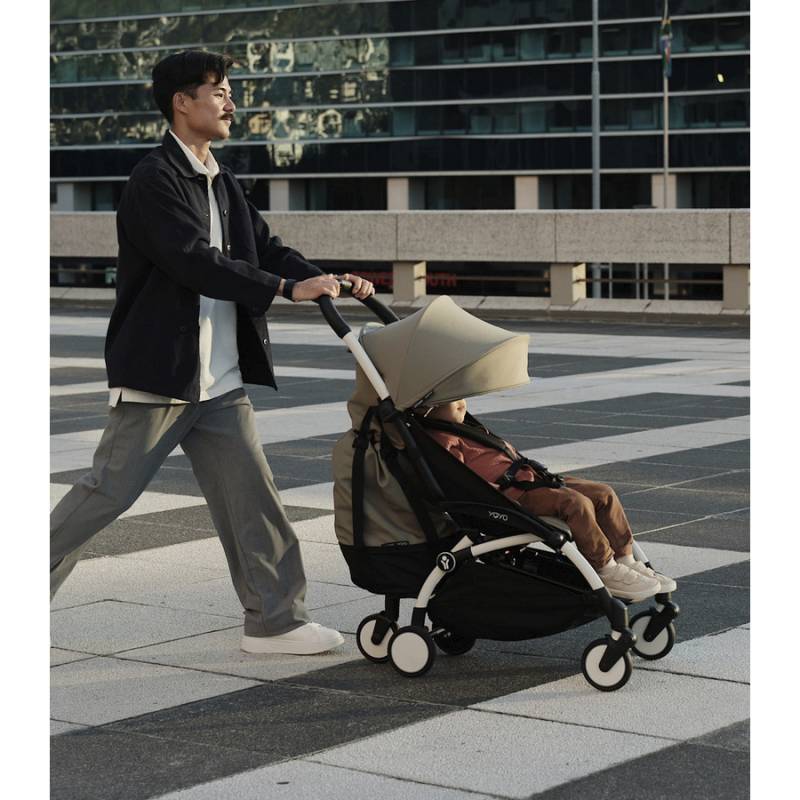 Stokke® Kinderwagen YOYO³ Gestell white inkl. 6+ Textilset Toffee von Stokke