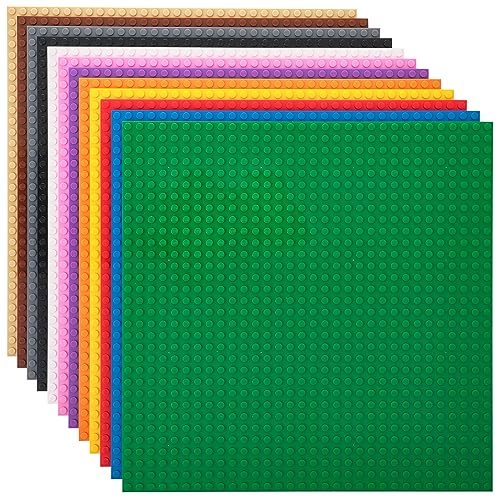 Strictly Briks - Bauplatten - 100% kompatibel mit Allen führenden Marken - Flache Unterseiten zum Bauen von Spieltischen - 10 x 10“ (25,4 x 25,4 cm) - 12 Grundplatten - Regenbogenfarben von Strictly Briks
