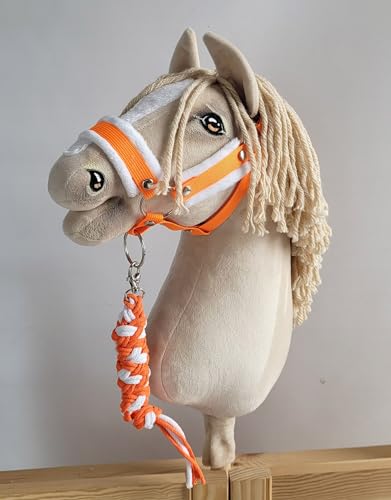 Hobby Horse Set: Kante A3 mit weißem Fell + Strick - neon-orange/weiß von Super Hobby Horse