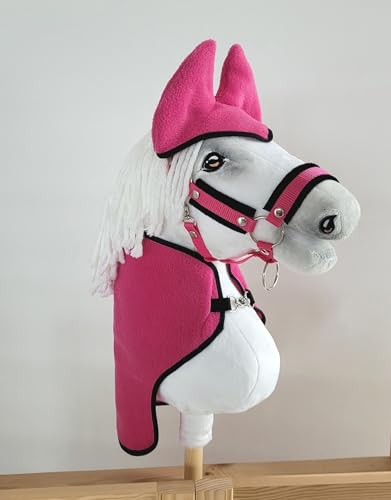 Set für Steckenpferd A3: Decke + Ohrenschützer. Kein Pferd enthalten. Dunkel Pink. Set für Steckenpferd A3: Decke + Ohrenschützer. Kein Pferd enthalten. Dunkel Pink. von Super Hobby Horse