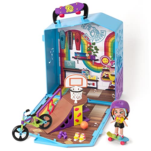 KOOKYLOOS Lizzie's Pop Up Sport Shop – Sportzelt mit Zubehör, Exklusive Puppe mit 3 Ausdrücken und 2 exklusiven Haustieren, inklusive Fahrrad, Skateboard, Rampe und Basketballkorb von KOOKYLOOS