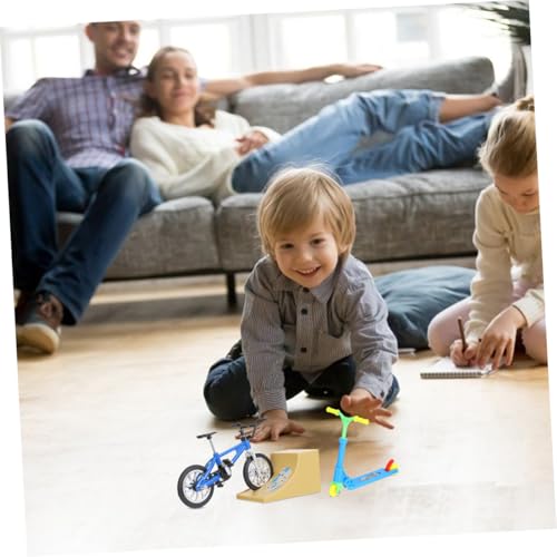 Supvox 2 Sätze Finger Skateboard Spielzeugset mit Rampe Stabiles Freizeitspiel für Fördert Kreativität und Intellektuelle Entwicklung Detailreiches Design Langlebiges Material von Supvox