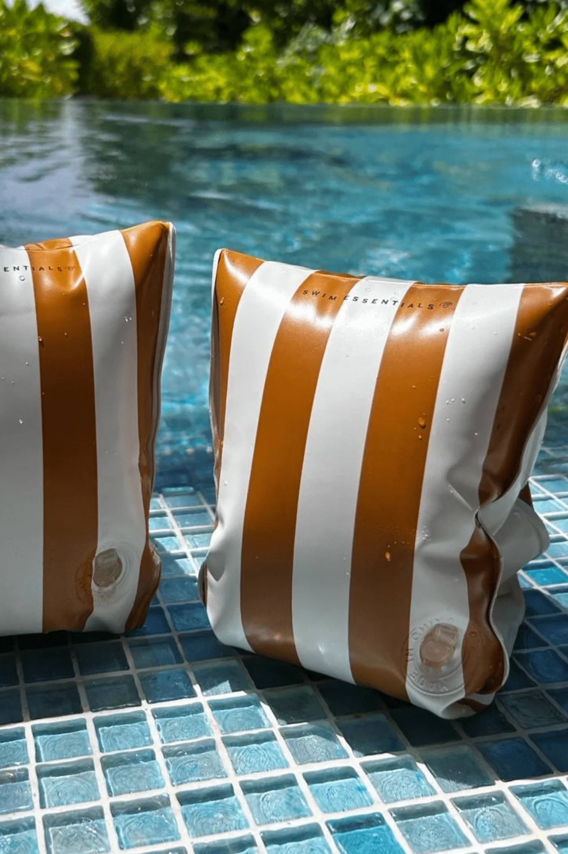 Swim Essentials Schwimmflügel, Flow Brown/White, 2-6 Jahre von Swim Essentials