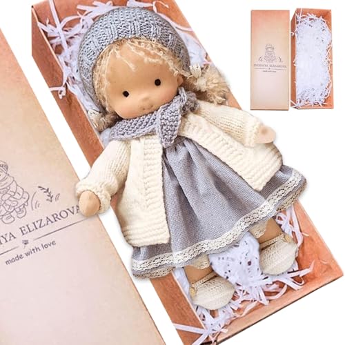 TANGPINGMAO Stoffpuppe mit Geschenkbox 11x2x5 Ragdoll mit Hut, Schal, Schuhen und mehr Dekoration süße ausgestopfte Babypuppenspielzeug für Babys und Kleinkinder ideal Weihnachtsgeburtstag Geschenke TANGPINGMAO Stoffpuppe mit Geschenkbox 11x2x5 Ragdoll mit Hut, Schal, Schuhen und mehr Dekoration süße ausgestopfte Babypuppenspielzeug für Babys und Kleinkinder ideal Weihnachtsgeburtstag Geschenke von TANGPINGMAO