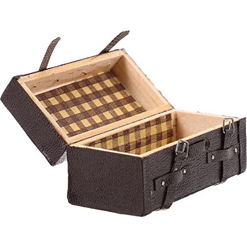 TEHAUX Miniatur Koffer Modell Vintage Mini Suitcase Für Puppenhaus Deko Brauner Holz-Koffer Als Zubehör Für Mini-Haus Für Wohnzimmer Schlafzimmer Und Kinderzimmer TEHAUX Miniatur Koffer Modell Vintage Mini Suitcase Für Puppenhaus Deko Brauner Holz-Koffer Als Zubehör Für Mini-Haus Für Wohnzimmer Schlafzimmer Und Kinderzimmer von TEHAUX