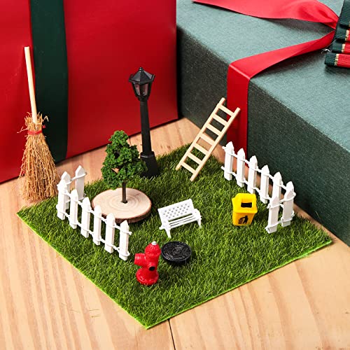 TIESOME 12Pcs Miniatur-Garten-Accessoires mit Miniatur-Kunstgras, Zaun, Bank, Holzleiter, Straßenlaterne, Baum, Besen, Mini-Gartenmöbel Dekoration Set （1:12） von TIESOME