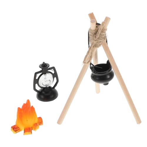 TOBBOMEY 1 Satz Camping Zubehör mit Petroleumlampe und Holzregal für Puppenhaus Dekoration für Outdoor Szenen und Fotorequisiten TOBBOMEY 1 Satz Camping Zubehör mit Petroleumlampe und Holzregal für Puppenhaus Dekoration für Outdoor Szenen und Fotorequisiten von TOBBOMEY
